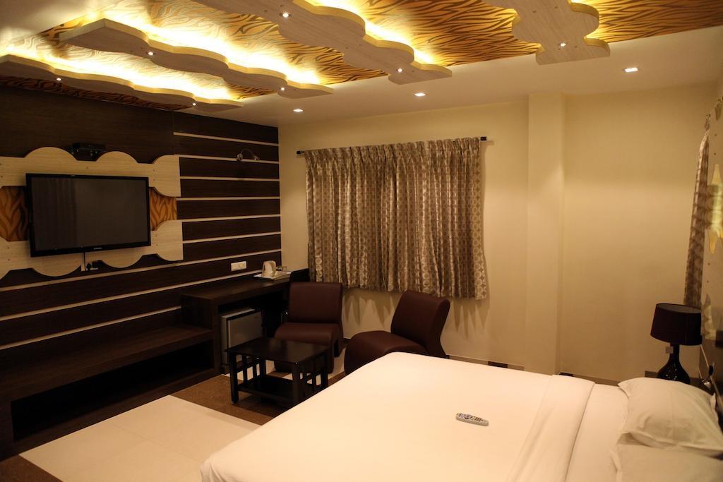 Sbs Grand Hotel Coimbatore Room photo